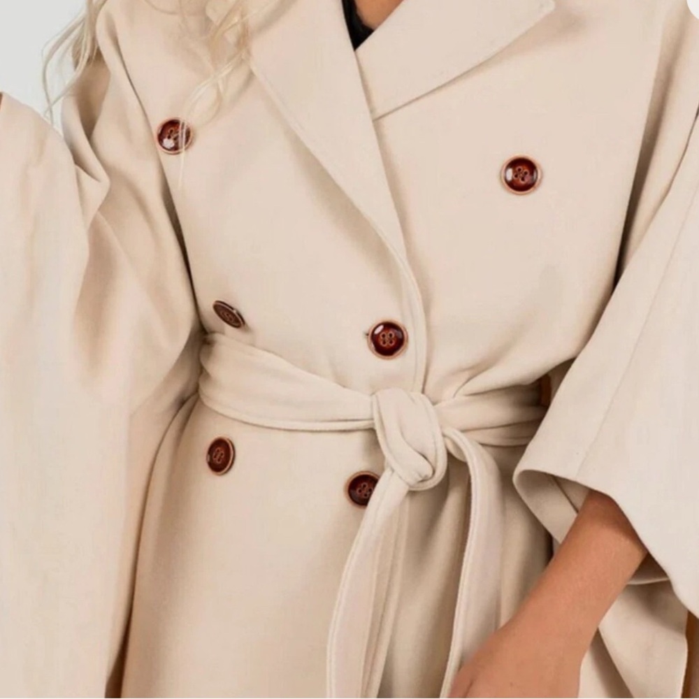 Aleeza Paris Buttoned cape NWT MED - Picture 4 of 7